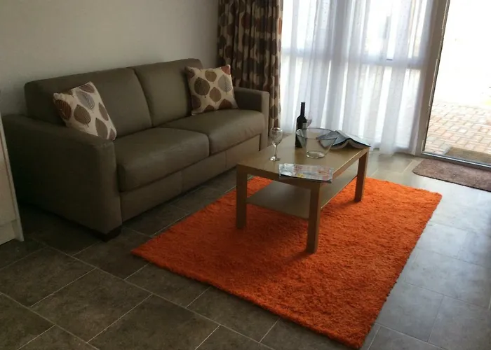 Cloverlea Apartment *